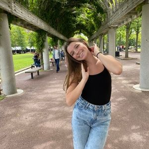 Meet your Posher, Mia